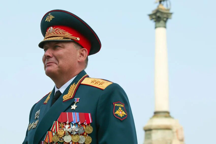Командующий офицер. Дворников командующий войсками южного военного округа. александр владимирович дворников. командующий юво дворников. дворников александр владимирович генерал-полковник.