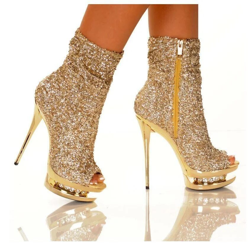 Vandevorst diamond boots. Самые дорогие сапоги. Дорогие сапоги с надписью стиль. Giuseppe zanotti балетки золотые. Гладиаторские сандали 2022.