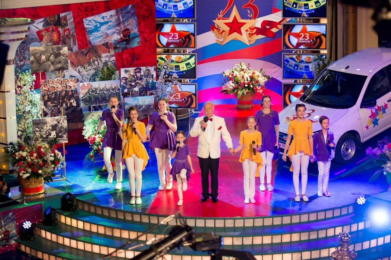 поле чудес праздничный. поле чудес праздничный. поле чудес фильм. поле чудес 1999. поле чудес на праздник.