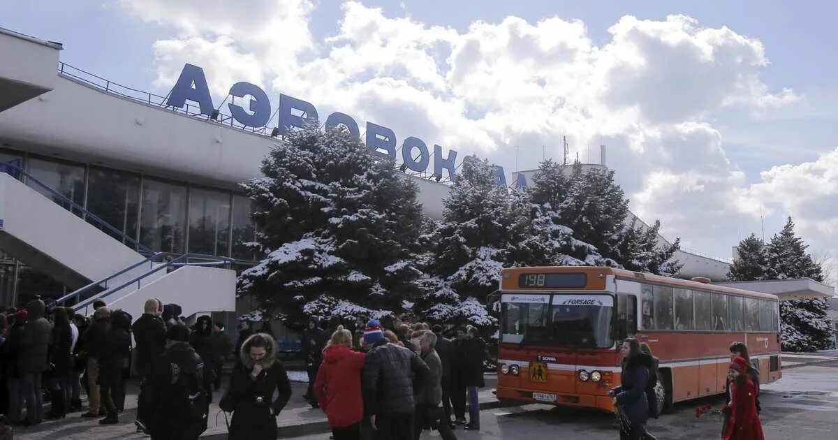 Почему закрыли аэропорт сегодня. Орел аэропорт 2022. Росавиация аэропорты Москвы. Аэропорт Симферополь закрыт. Закрыли аэропорты.