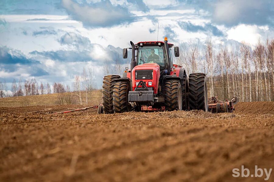 Сельское хозяйство поле техника. Посевная в поле. Посев зерна. Весенние полевые работы. Весенние полевые работы.