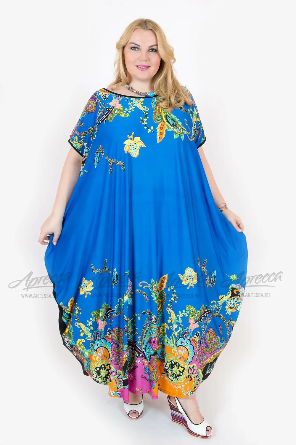 Изумрудный бархатный спортивный костюм. Вайлдберриз спортивные костюмы женские больших размеров. Женские спортивные костюмы больших размеров в декатлон. Изумруд маркет интернет одежда больших размеров. Изумруд маркет интернет одежда больших размеров.