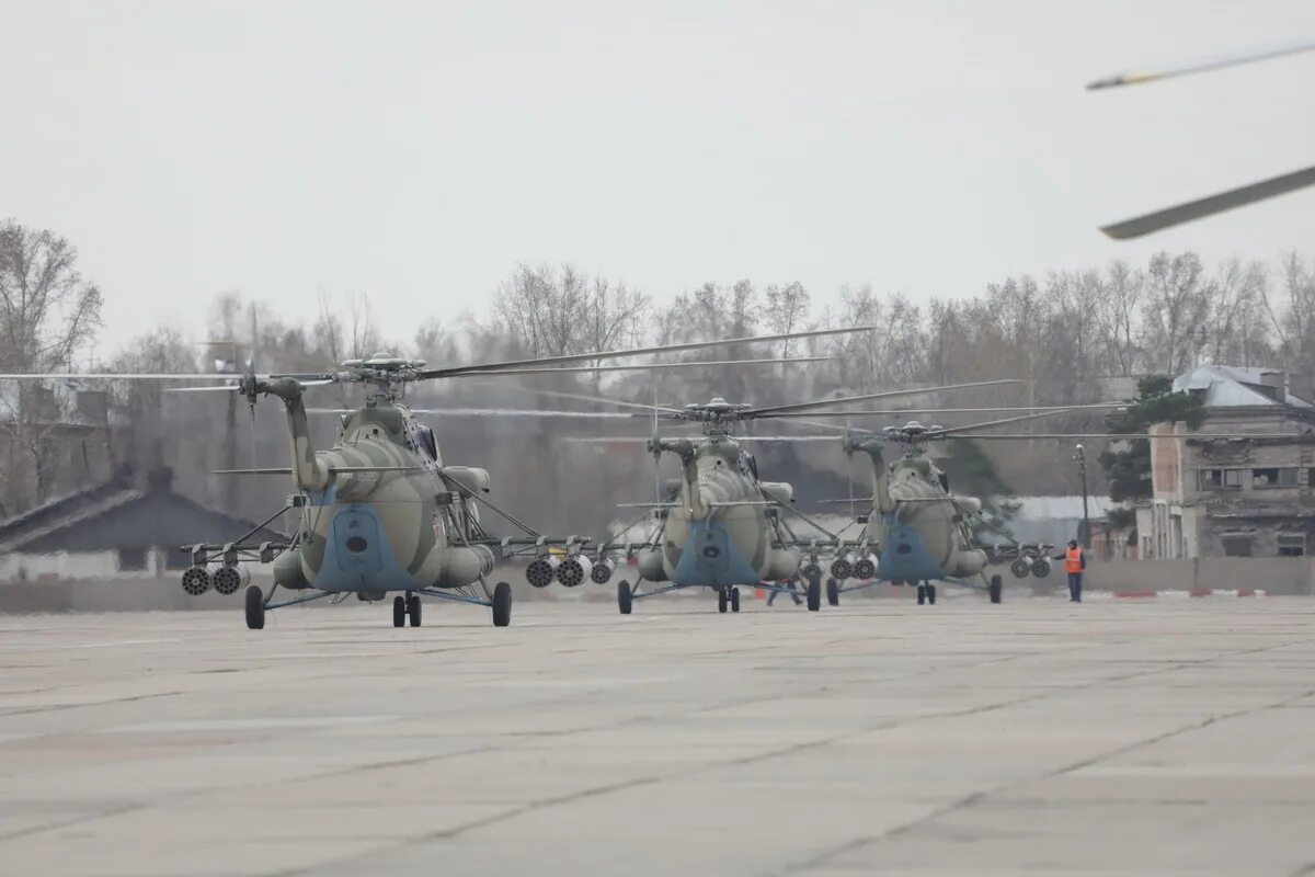 Омск аэродром вертолет ми-1. На военном вертолёте над Новосибирском. Новосибирск с вертолета. Новосибирские вертолётные базы.