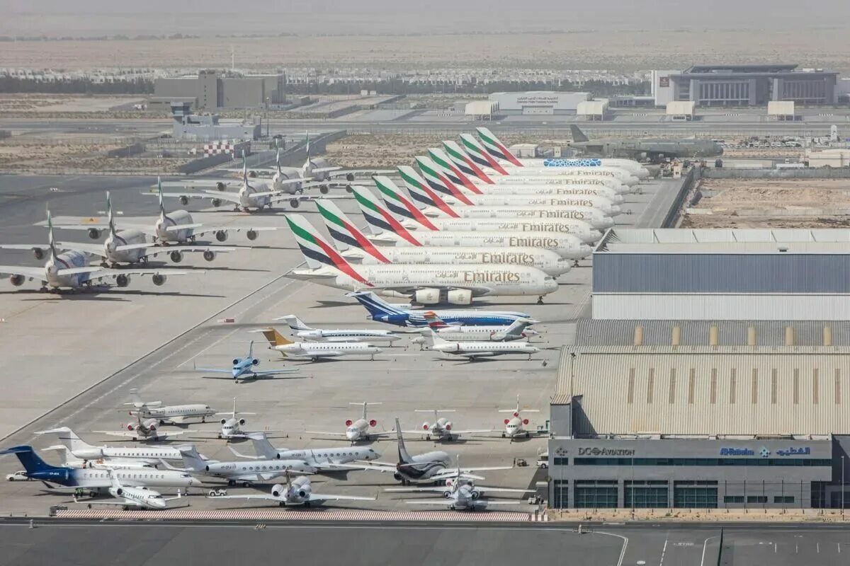 Работает ли аэропорт в дубае. Аэропорт Дубай DXB. Аэропорт Эмирейтс в Дубае. Дубай Интернешнл аэропорт. ДХБ аэропорт Дубай.