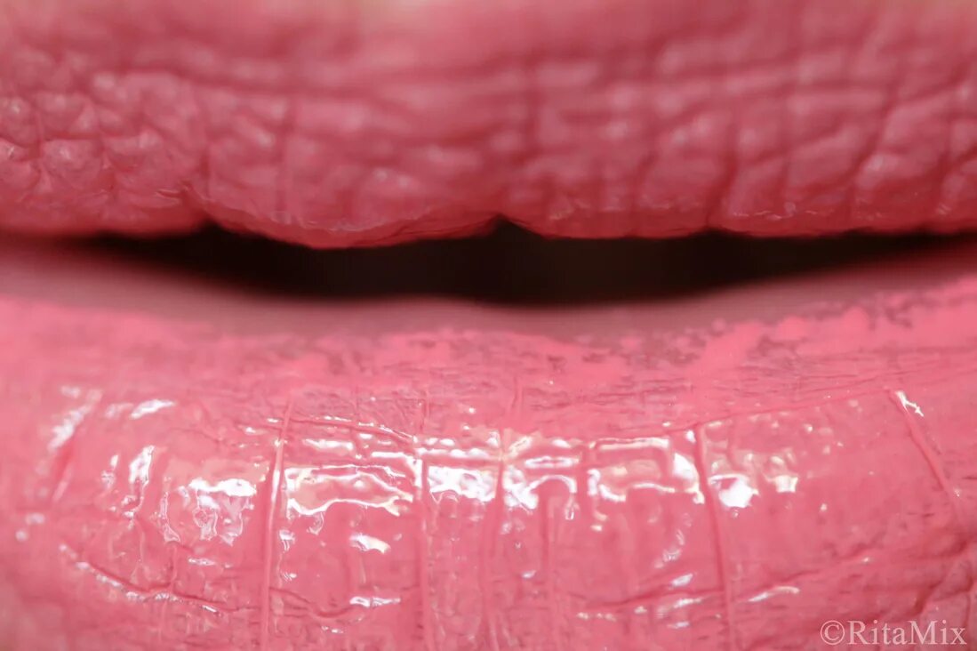 Туалетная вода с губами. Губная помада dolce gabbana. Dolce lips. Dolce lips. Dolce lips.