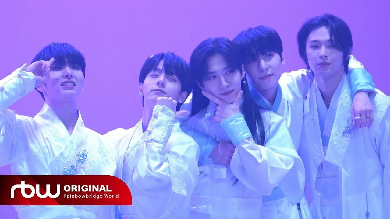 Oneus same scent. ONEUS(원어스) '가자 (Lit)' (Taekwondo ver.) Performance.