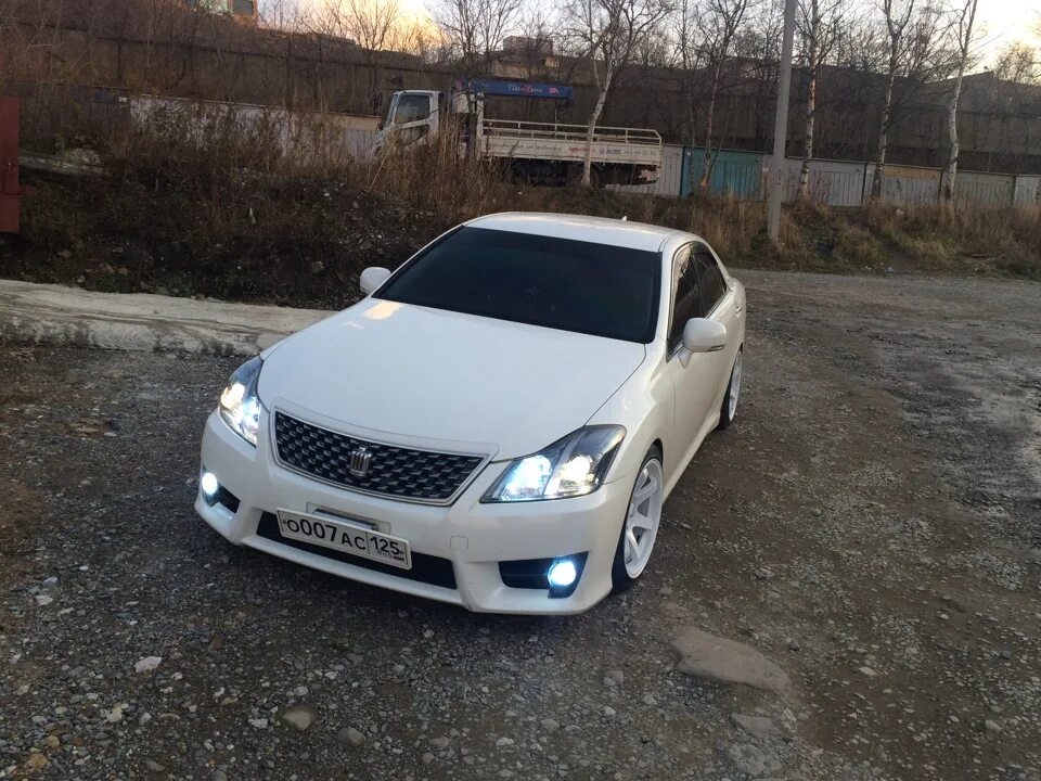 Продажа toyota приморский край. Тойота Краун Атлет 2008. Toyota Crown 2008. Тойота Краун Приморский край. Гос номер 999 Приморский край Toyota Crown.