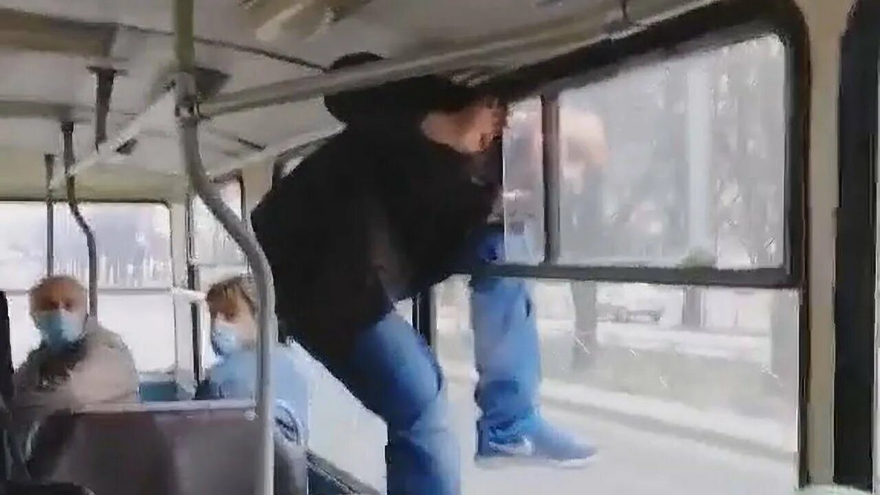 В подмосковье пассажир отказался платить за проезд