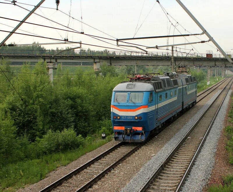 Манихино 2. Поезд Брянск Питер. Поезд 140м. Станция Манихино.