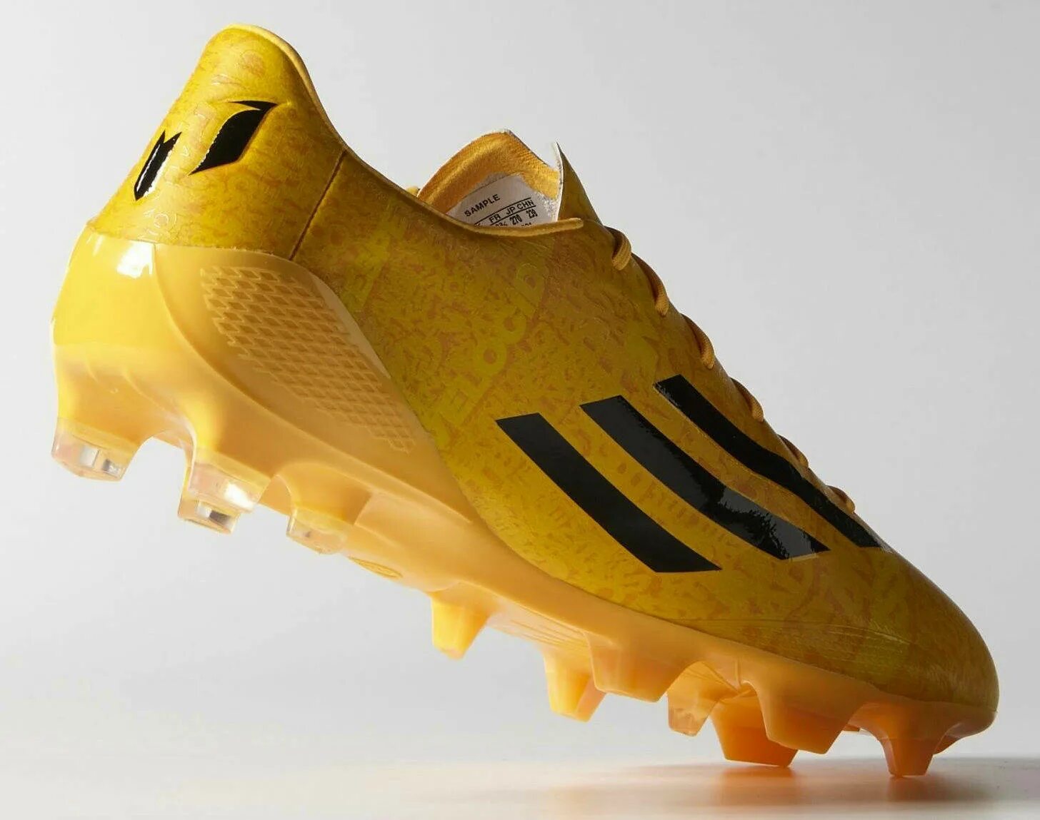Что делать если бутсы большие. Что делать если бутсы большие. Adidas messi бутсы. Бутсы adidas messi f50. Что делать если бутсы большие.