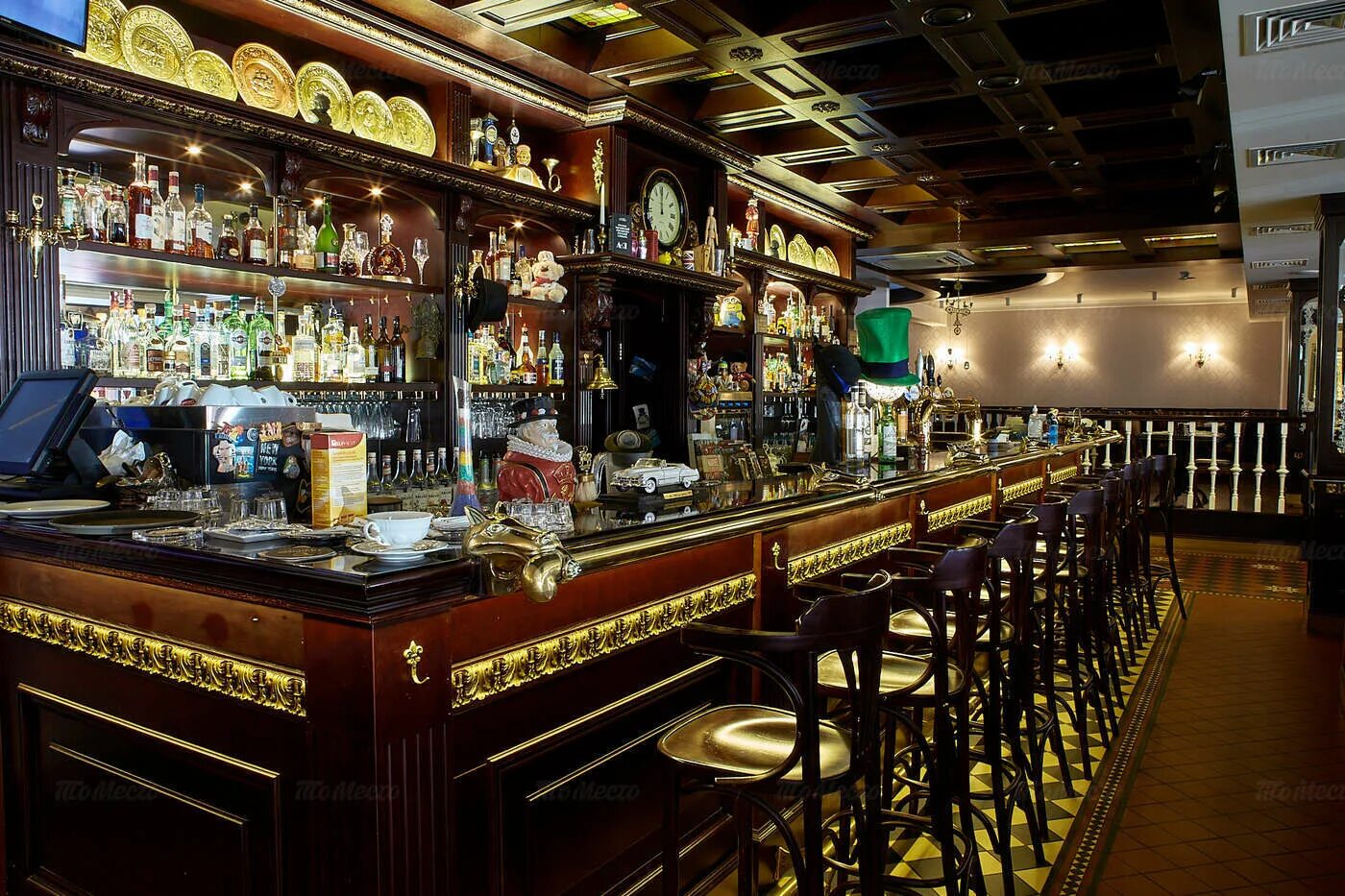 Ресторан черчилль в самаре. Ресторан на ленина. Чешуя беллини красноярск. Премьера в доме актера омск ресторан. Ресторан на ленина.