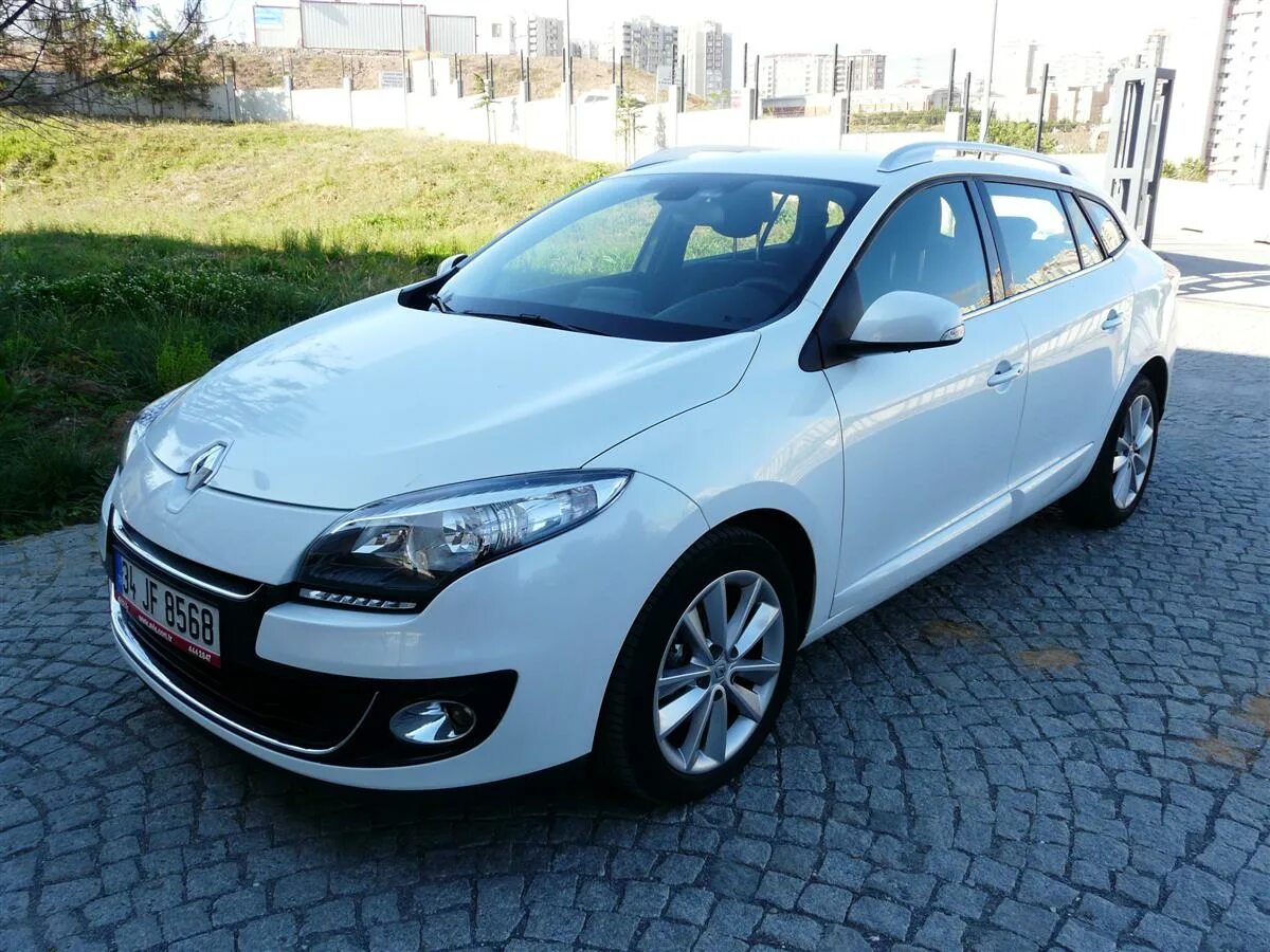 Megane dci. Рено Меган 2013. Рено Меган 3 2012. Рено Меган 11 года. Рено Меган ДСИ.