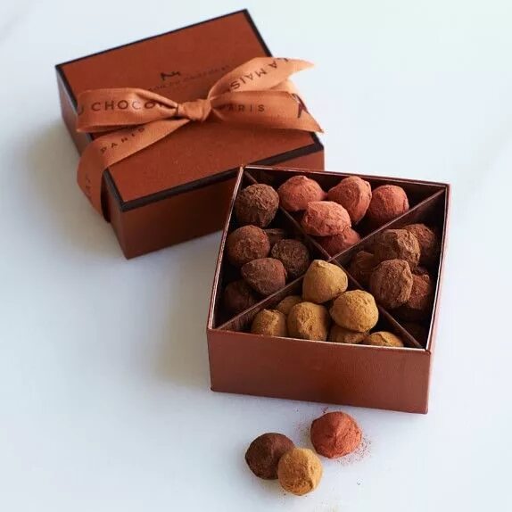 Конфеты трюфель упаковка. La maison du chocolat конфеты. упаковка для трюфелей. трюфель конфеты упаковка. трюфельные конфеты в упаковке.