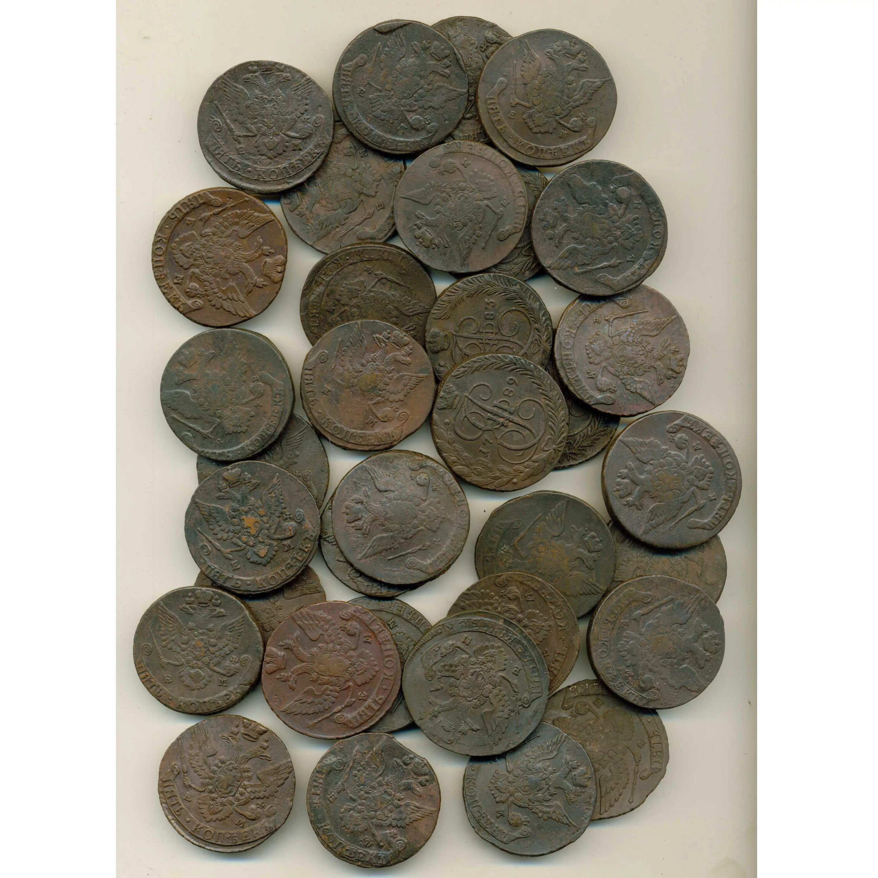 Клад пятаков екатерины 2. Пятаки екатерины 2 все разновидности. Екатерининский пятак 1790. Как выглядят кладовые пятаки екатерины. Пятаки екатерины 2 в unc.