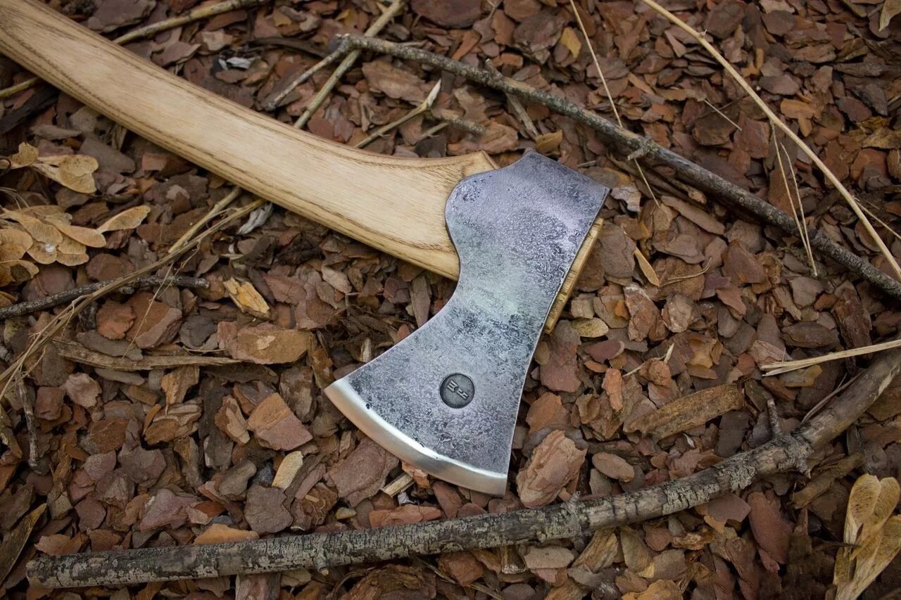 уральский кованый топор сталь 60. финский лесной топор. тролль с топором. уральские топоры. топор лесной уральский мастеровой.