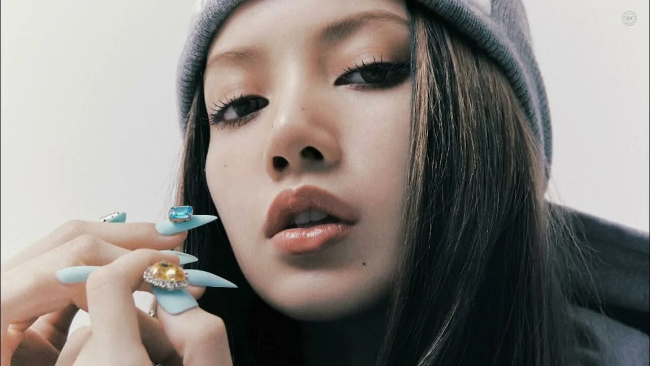 Lisa blackpink. Лалиса манобан black pink. Lisa new woman mv. Лалиса манобан 2021. Lisa new woman mv.