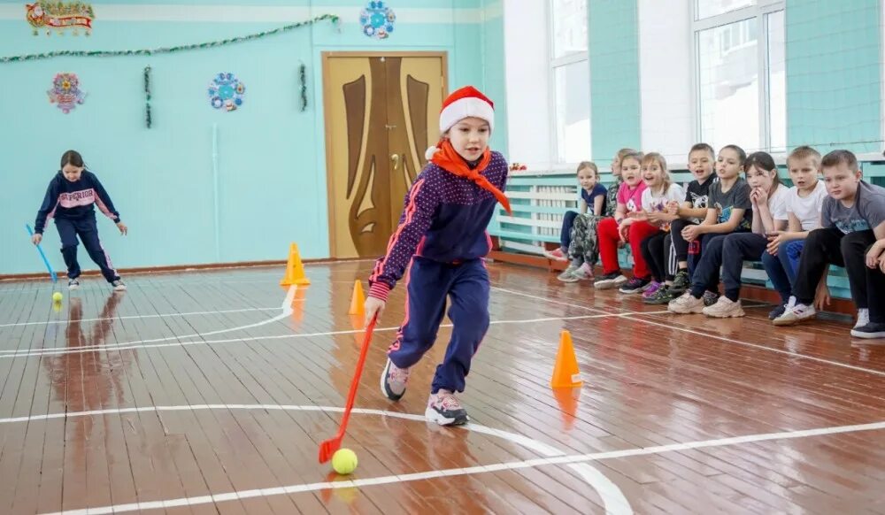 Школа 21 00. Спорт Шемышейка новогодние соревнования. 21 Школа Сальск Бахматский учитель физкультуры. Дед Морозы на малу СОШ 167 Екатеринбург.