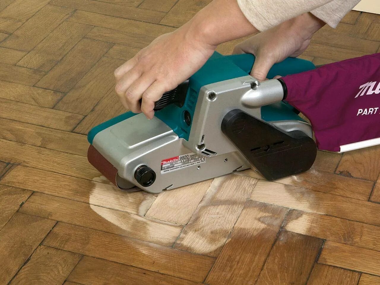 Инструмент для циклевания паркета. Makita pc5000c. Ручная циклевочная машина для деревянного пола. 4 шлифовальная машина eibenstock. Циклевочная машина для деревянного пола.