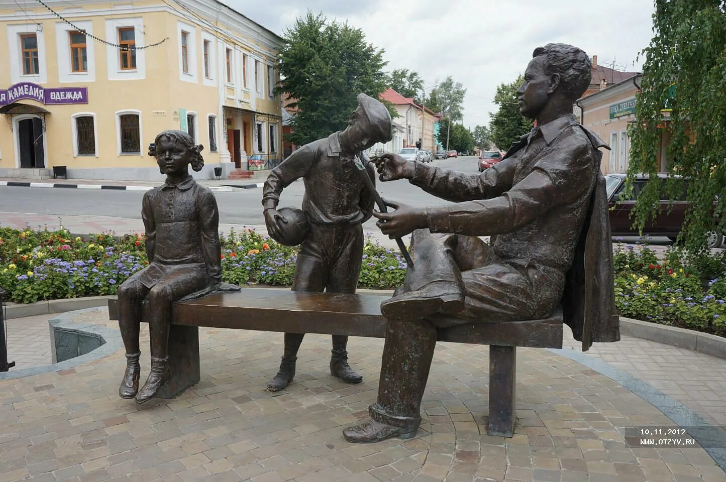 Список елец. Памятники города ельца. скульптуры николаевский посад суздаль. памятник жукову елец. памятник тарковскому суздаль.