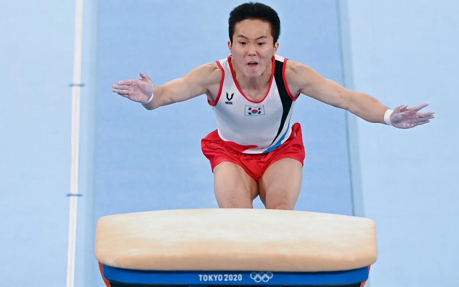 Спортсмены южной кореи. Son Yeon Jae гимнастика. Гимнасты мужчины Южной Кореи. Токио 2020 опорный прыжок. Популярные корейские спортсмены.