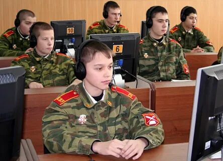 Не поступил в военное училище