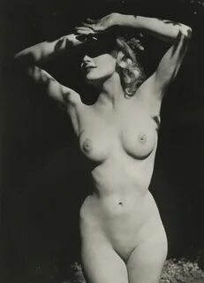 Slideshow lilian bond nude.