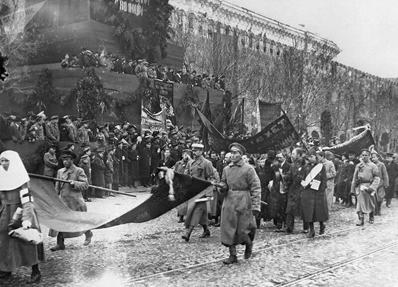 Демонстрация 1 мая 1918 года Москва. Парад на Ходынском поле 1918 г.. 1 Мая 1918 года Ходынское поле. 1 Мая 1918 года красная площадь.
