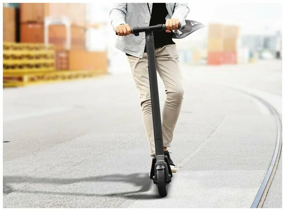 самокат ninebot max g30. велокурьер самокат. самокат micro sa0036. Es2 самокат. мужчина на самокате.