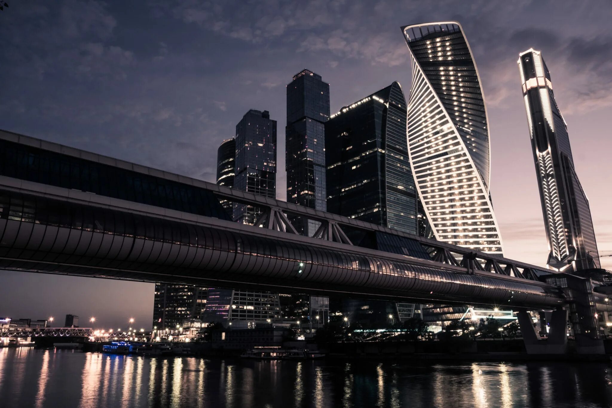 Москва четыре. Москва Сити 4к. Москоу Сити мост. Москва Сити ночная мост. Ночной Москоу Сити 4к.