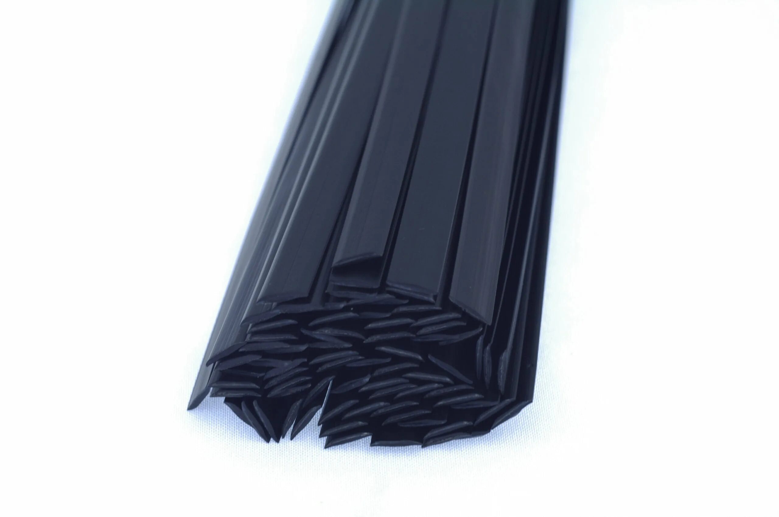5 х 15 мм. Профиль "Квадра" глубина 90 мм черный пластик 3мм. АБС пластик чёрный 1мм полоса 5 мм. Профиль pp1381. Пластиковые полоски 1.5 мм 60х180.