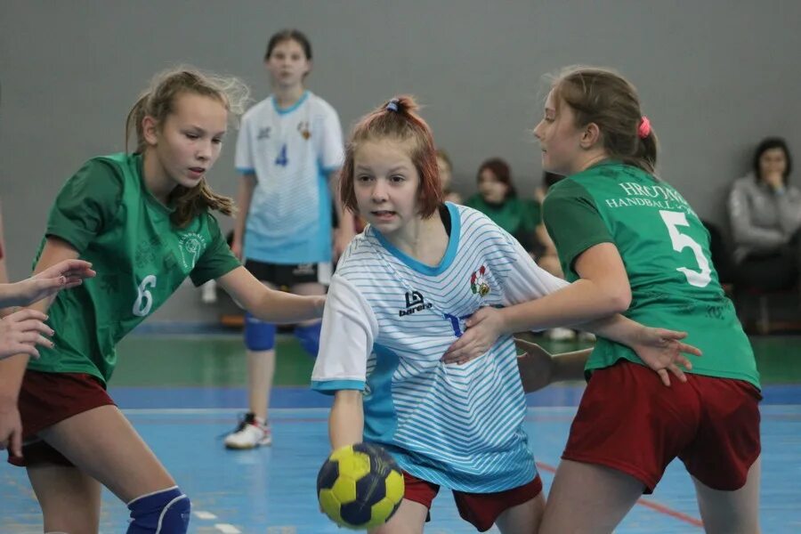 тринта баскетбольная команда девочки. девочки 2008 года. девушка 2008 года рождения. девочка 2008 года рождения. спортивная школа новопокровский район.