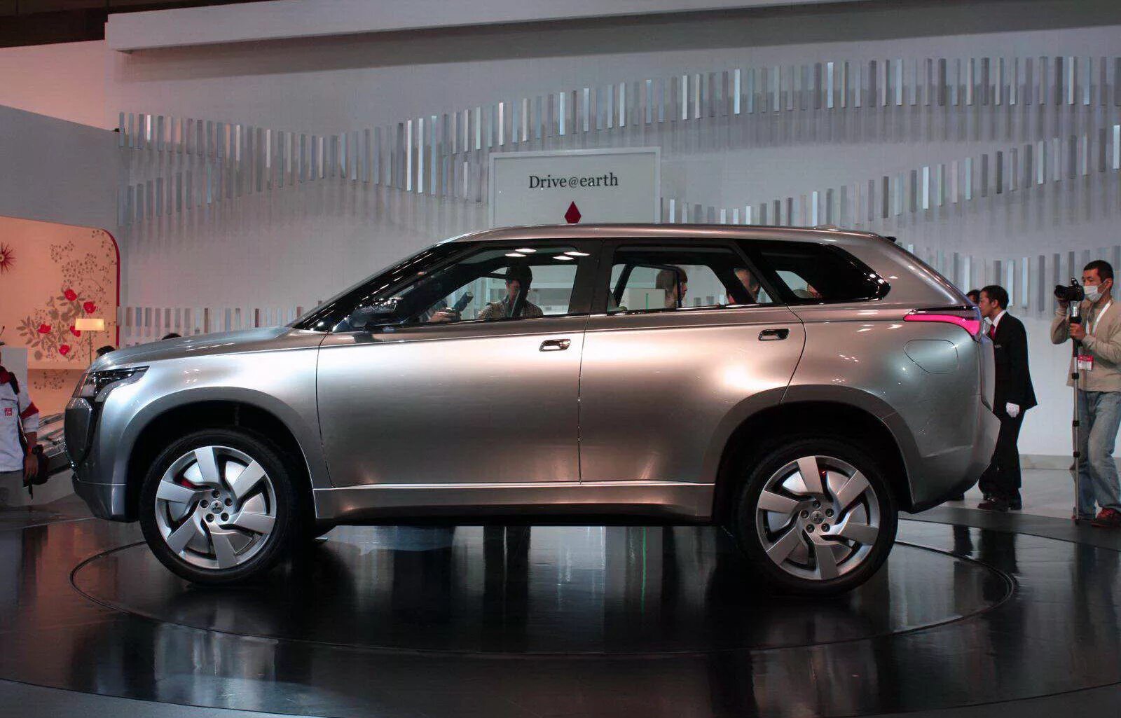 Mitsubishi coupe concept. лучший гибридный кроссовер. Wey p8 gt 2023. митсубиси аутлендер гибрид 2019. гибридный автомобиль китай.