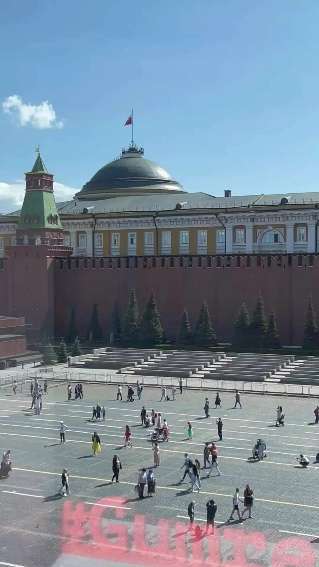 Что можно увидеть на красной. Красная площадь. Московская площадь. Институт на красной площади в Москве. А из нашего окна площадь красная видна.