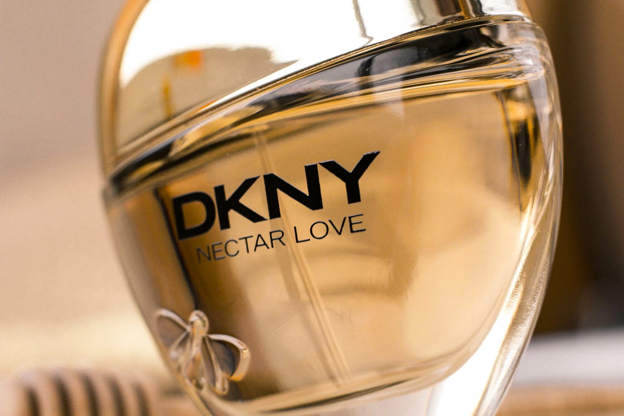 Нектар и вода. Dkny nectar love eau de parfum. Donna karan dkny nectar love. Духи dkny nectar love. Donna karan dkny nectar love.