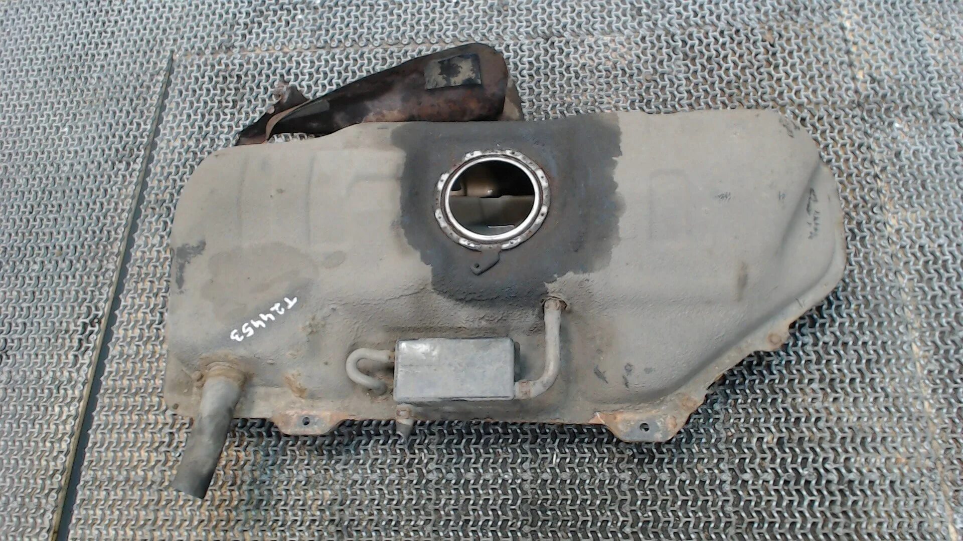 Топливный бак киа рио 2019. Бак топливный kia rio 1 без фильтра. Топливный бак kia rio 1. Бак рио. Топливный бак kia rio 1.