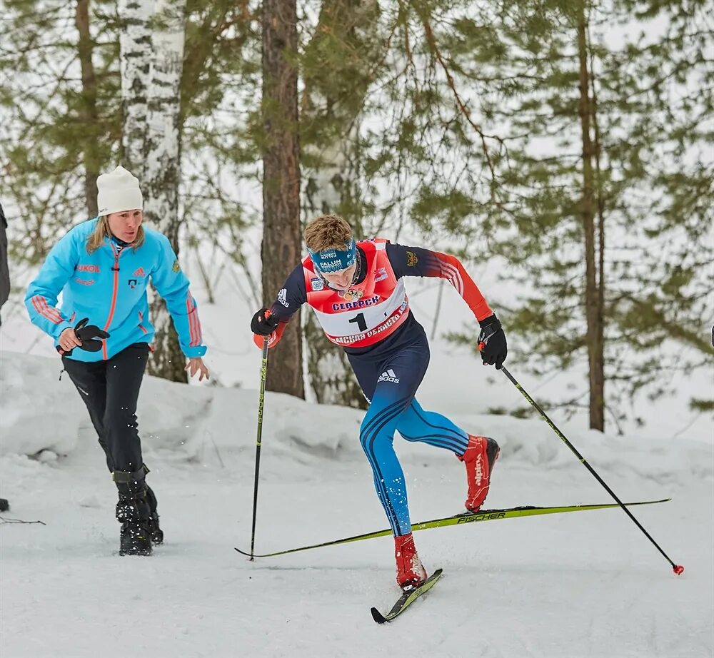 Спортивные школы лыжи. Лыжные соревнования. Лыжи соревнования. Лыжники соревнования. Тренер по лыжам.