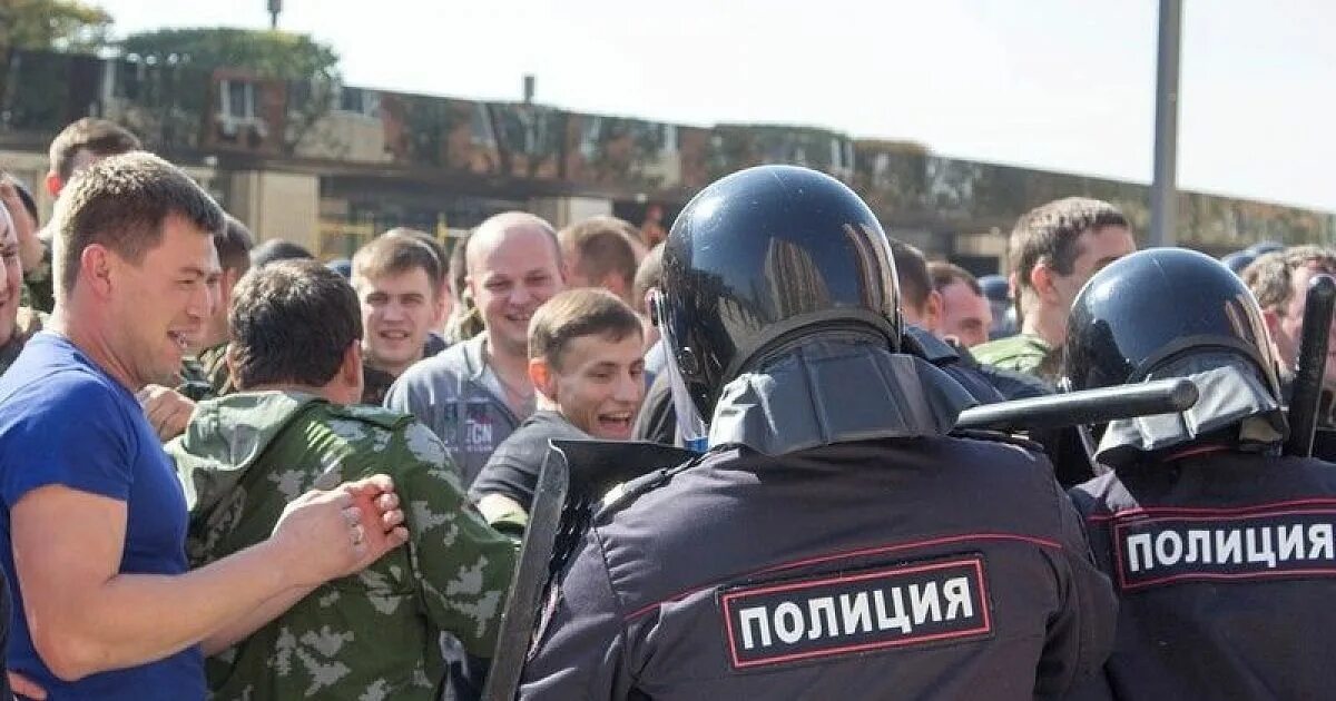Нарушение общественного порядка военнослужащим