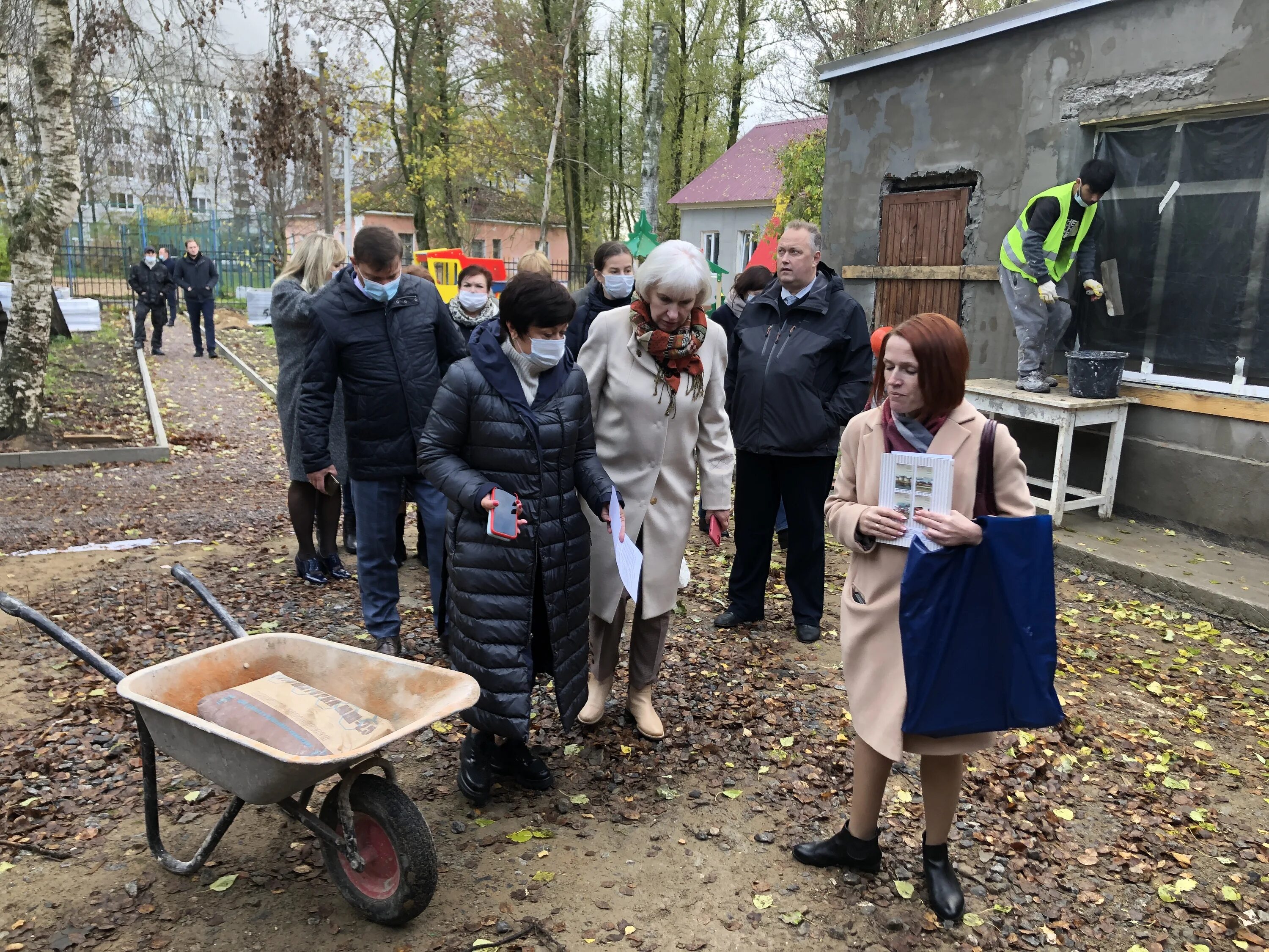 Погода в коммунаре гатчинского. Детский сад 35 Коммунар Гатчинский район. Коммунар Гатчинский район администрация. Реновация детского сада. Сад 35 Красногвардейского района.