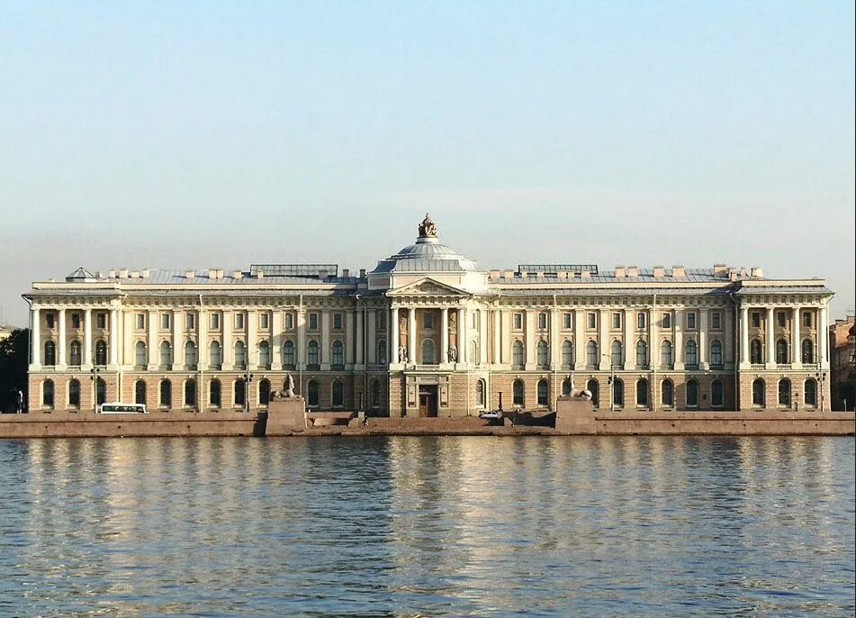 Файл:Imperial Academy of Arts. Quay with Sphinxes.jpg - Википедия