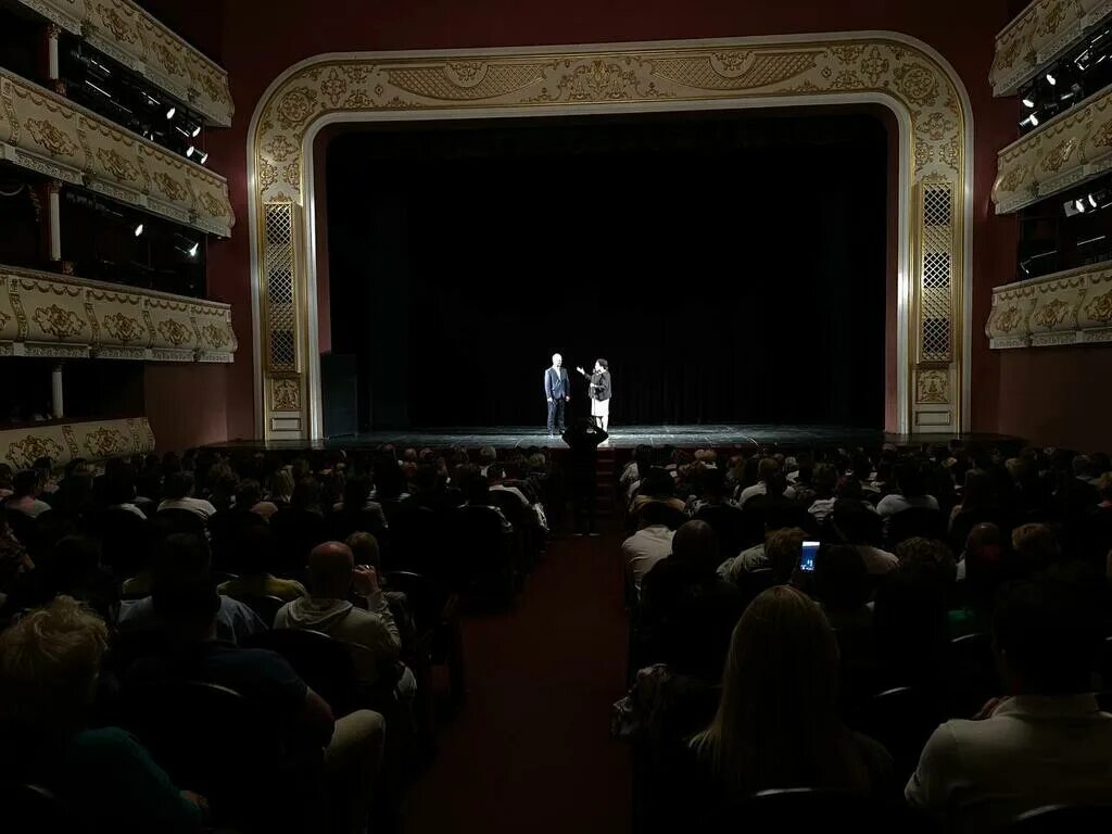 Started theater. Театр. Драматический театра Южная Осетия. Осетинский театр район. Ульяновск спектакль "самоубийца" Северо-осетинский.