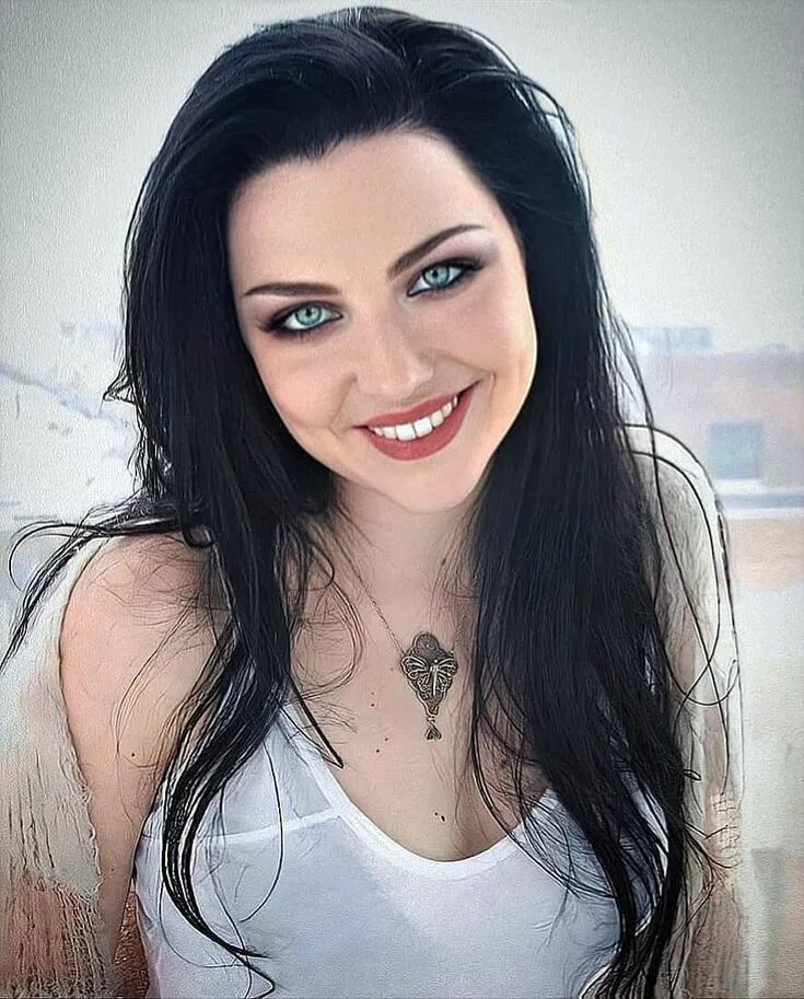 Amy lee сейчас. Emmy lee. Amy lee. Эми ли эванесенс. Эми ли эванесенс.