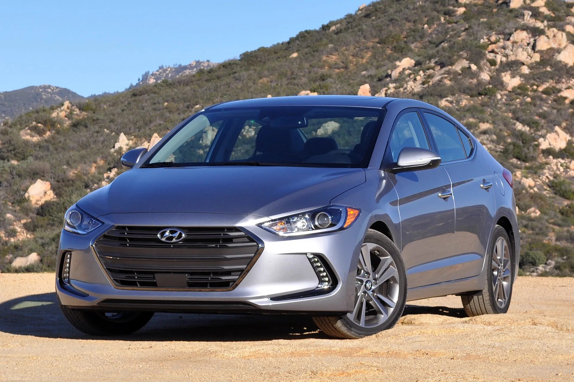Verna 2016. Hyundai elantra 2017. Элантра 2023 новый кузов. Новая хендай 2017. Solaris krx 2024 фото.