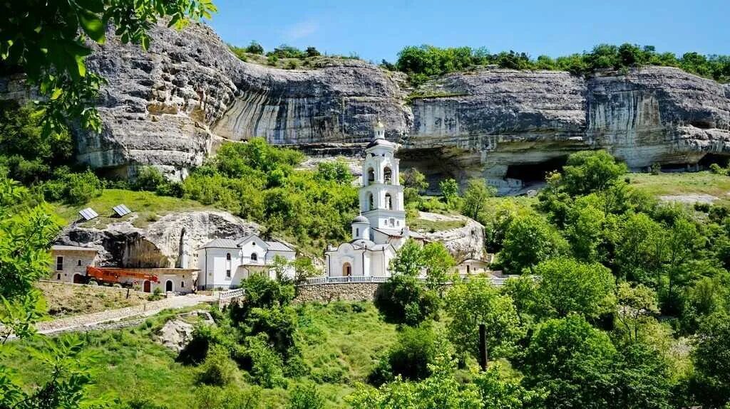 Свято-успенский монастырь (г. Где город бахчисарай. Бахчисарай). Бахчисарай центр города. Где город бахчисарай.