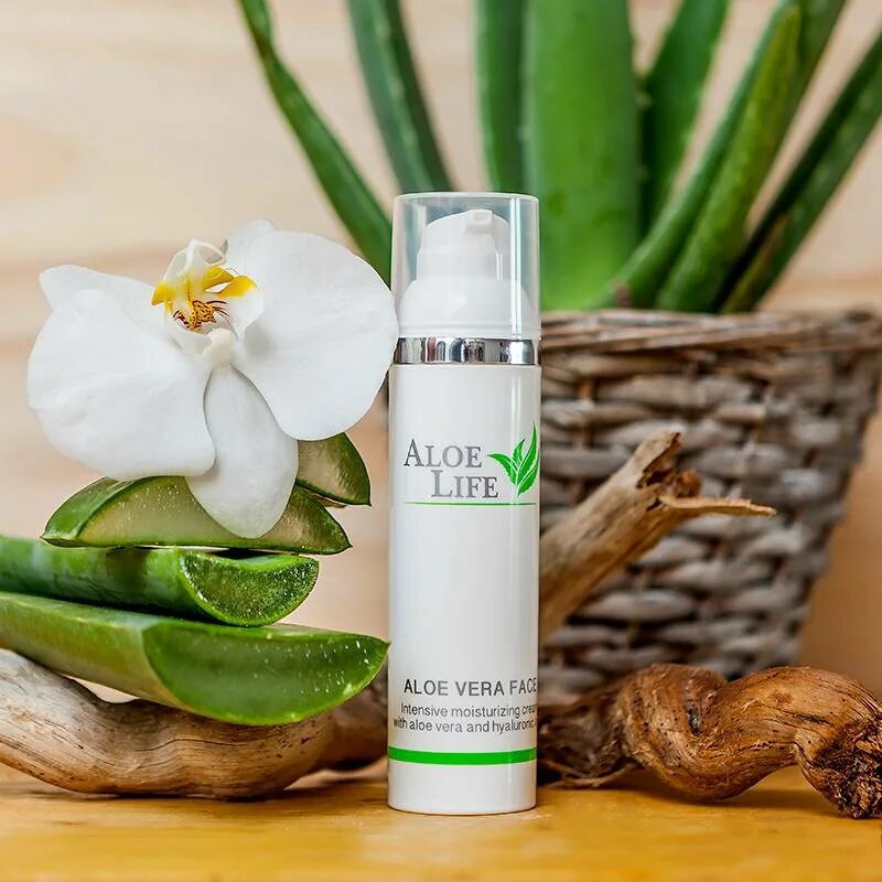 Aloe Vera Cosmetics. Корейская косметика Aloe Vera. Aloe Vera эссенция корейская косметика. Алоэ и мед для лица