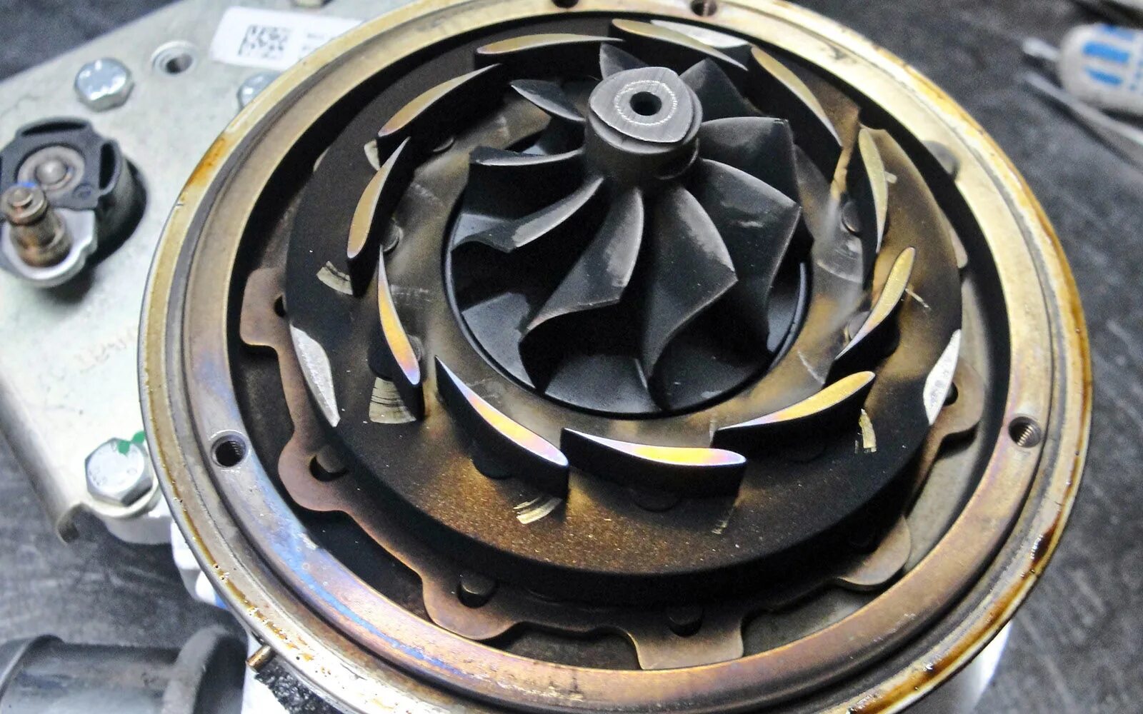 2 пума с изменяемой геометрией. Турбина с изменяемой геометрией. Турбина с изменяемой геометрией cursor 8. Турбина с изменяемой геометрией. 03f145701r турбина.