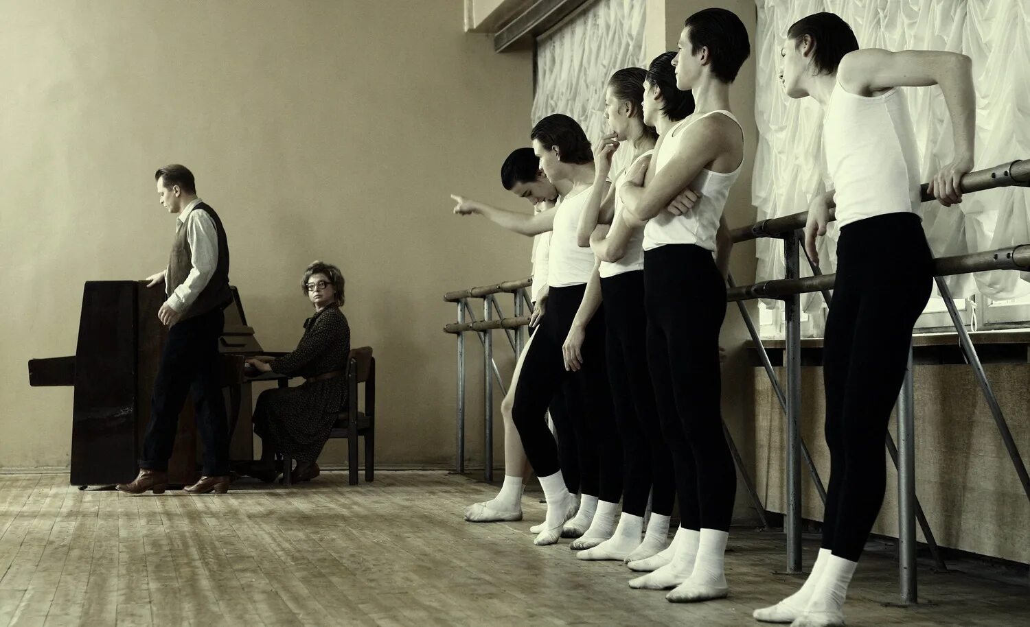 Мой папа барышников содержание. Мой папа - барышников (2011). Актеры фильма мой отец барышников. Мой папа барышников кадры. Школа 962 барышников.