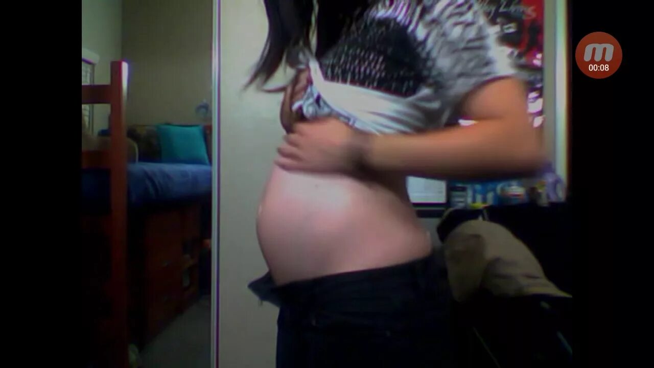 Фиди белли стаффинг 2020. Молодые девушки с большими животами. Инфлатион белли стаффинг. Молодая девушка с большим животом. Фотомодели стаффинг живота.