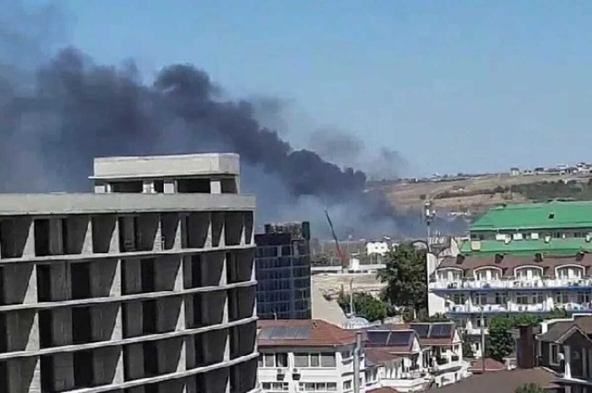 Пожар Анапа 16.08.2023. Пожар в Анапе. Анапа ражар. Анапа пожар сейчас. Пожар в анапе 13 февраля 2024