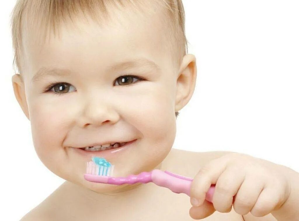 Гигиена полости рта для детей. Зубная щетка для детей. Можно ли чистить зубы ребенку