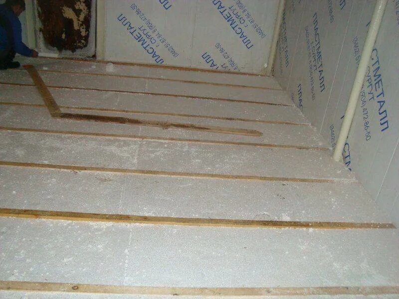 Можно утеплить пол пенопластом. Утепление пола пенопластом. утеплитель для пола пенопласт. утепление полов пенопластом. утепление пола пенополистиролом.